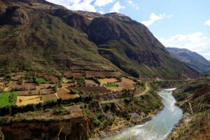 Huancayo, PE to Izcuchaca, PE